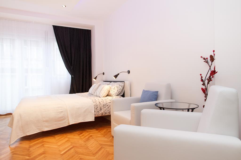 Stay In Apartments Belgrade Exterior photo